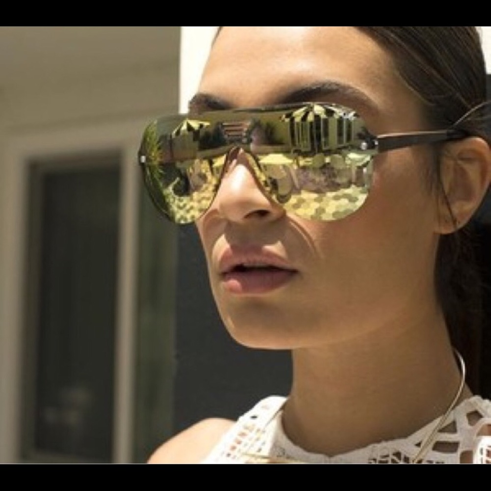 Quay showtime sunglasses